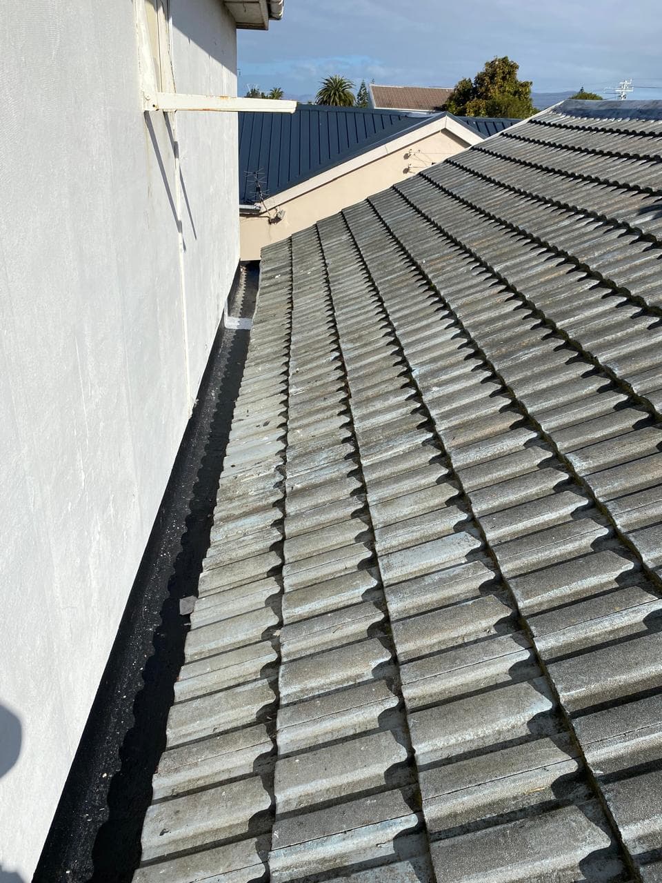 Roof sheeting after waterproofing, seams sealed